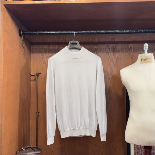 알렉산드로 루피 니트 모크넥