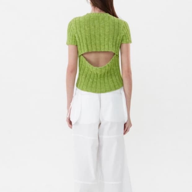 더오픈프로덕트 BACK SLIT HALF SLEEVE KNIT TOP