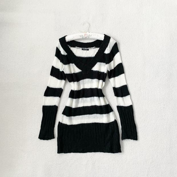 너드모리 오네갸루 스트라이프 니트 원피스