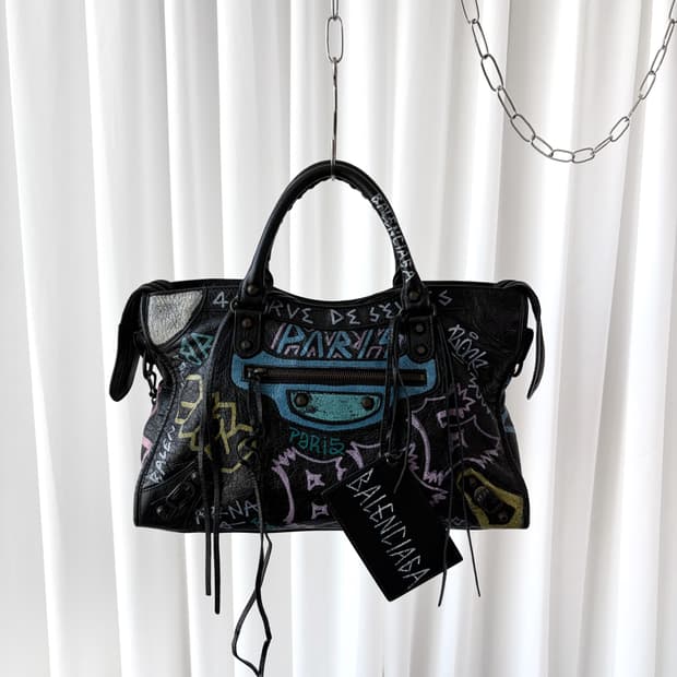 발렌시아가 그래피티 시티 모터백 블객