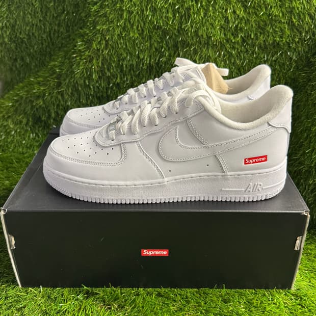 나이키 x 슈프림 에어포스 1 로우 화이트