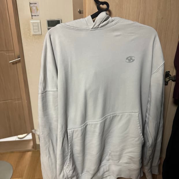 산산기어 x 실리카겔 머큐리얼 후드티