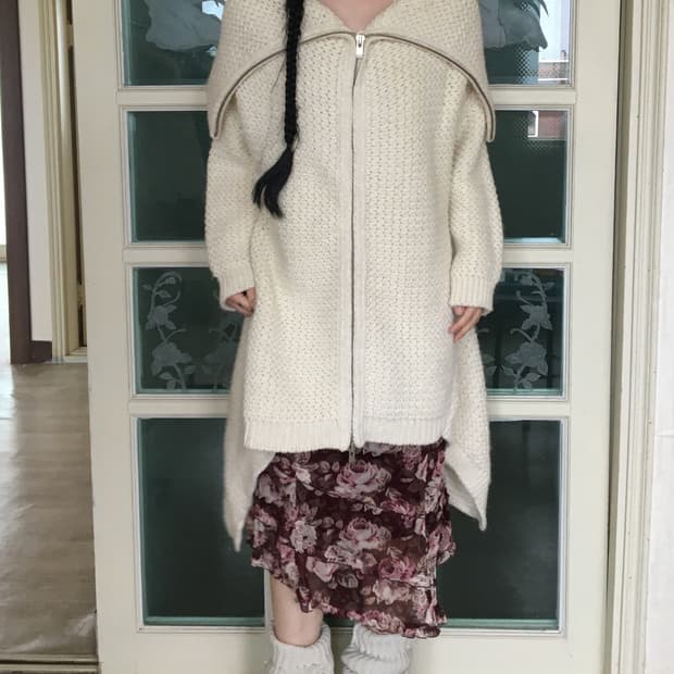 Heavy wool high neck unbalanced knit zip