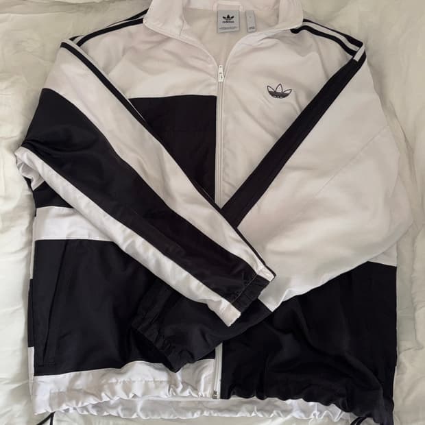 아디다스 올드스쿨 빈티지 ASYMM 바람막이 자켓
