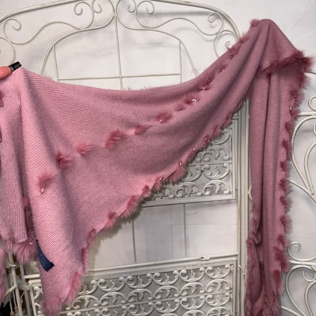 Daniel Hechter indi pink fur trimmed 머플러