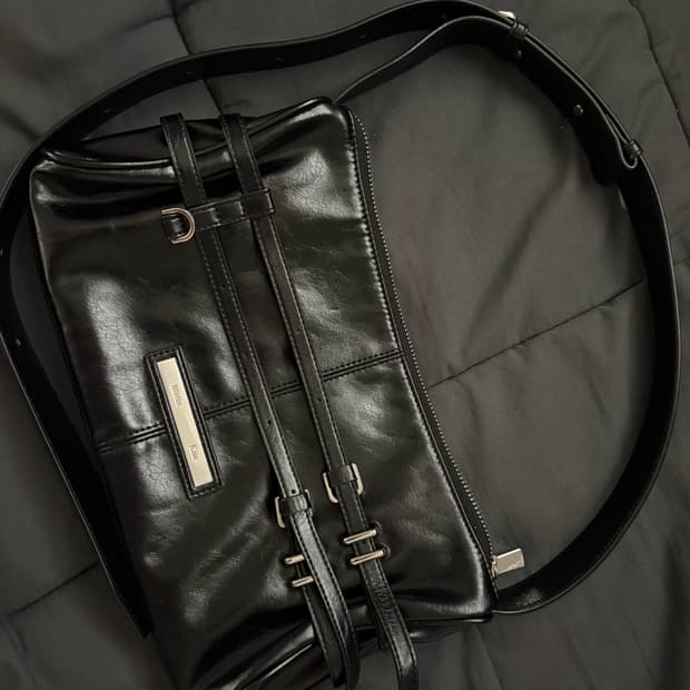 마뗑킴 더블 벨트 스트랩 미니백 블랙