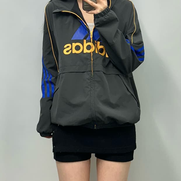 아디다스 빅로고 차콜 바람막이