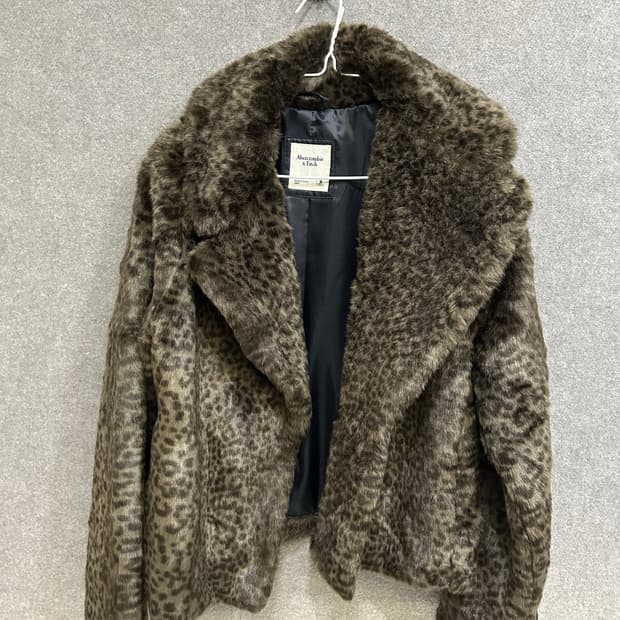 아베크롬비 레오파드 퍼자켓 정가 35만원