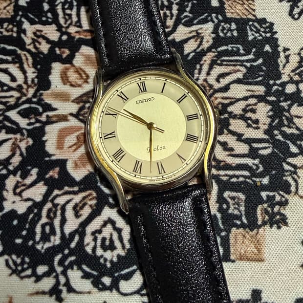 SEIKO DOLCE 빈티지 쿼츠 시계
