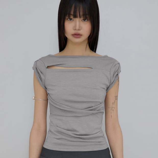 플레어업 Asymmetrical Draped Roll-Up T-Shirt