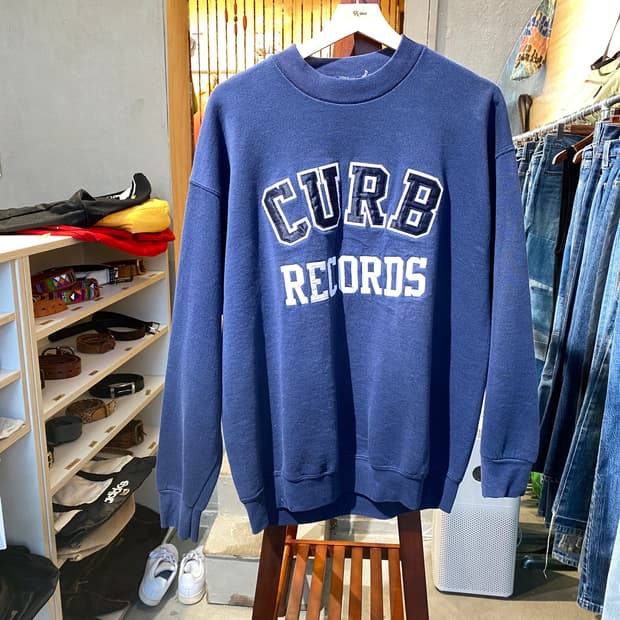 후르츠오브더 룸 CURB 스웻셔츠