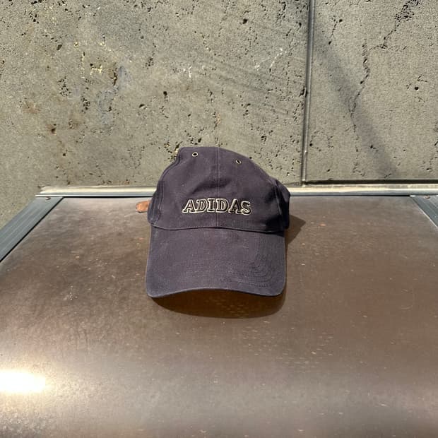Adidas 00's cap