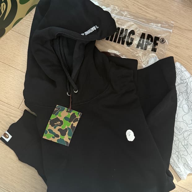 [새상품/정품] 베이프 후드티 원 포인트 풀오버 후드 블랙
