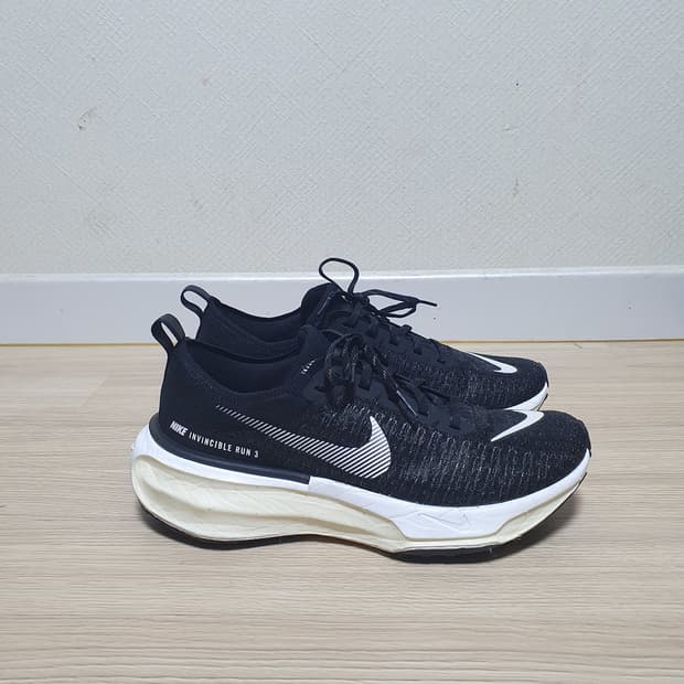 나이키 줌 인빈서블 런 러닝화 275