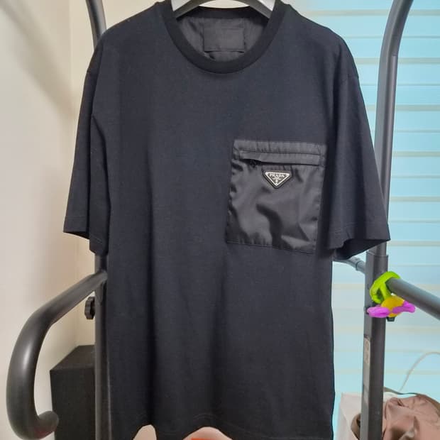 25SS 프라다 삼각로고 리나일론 반팔 티셔츠 L