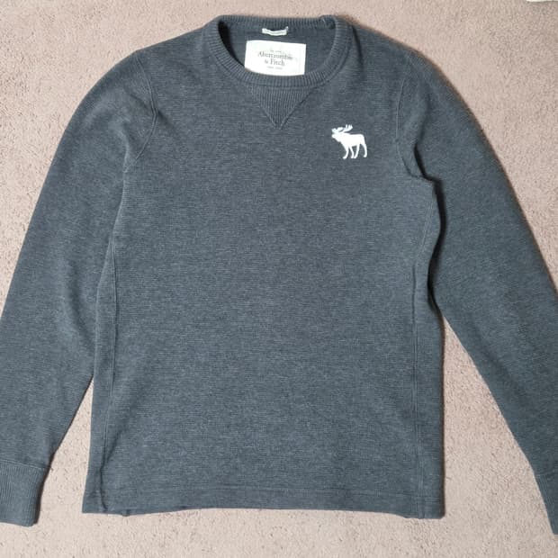 아베크롬비  차콜 머슬핏 니트스웨터 L