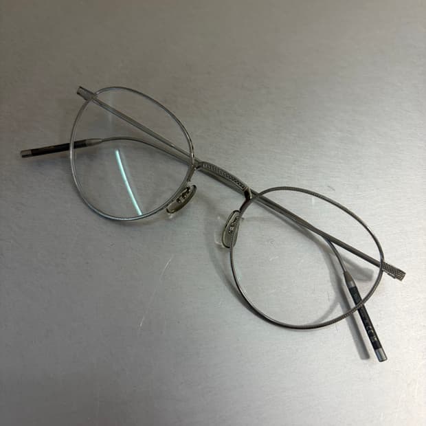 올리버 피플스 실버 티타늄 라운드 안경테