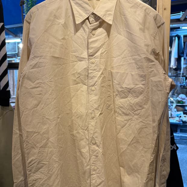 유니클로 U라인 베이지 셔츠