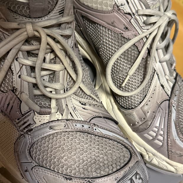 발렌시아가 스테이플러 43 에그쉘