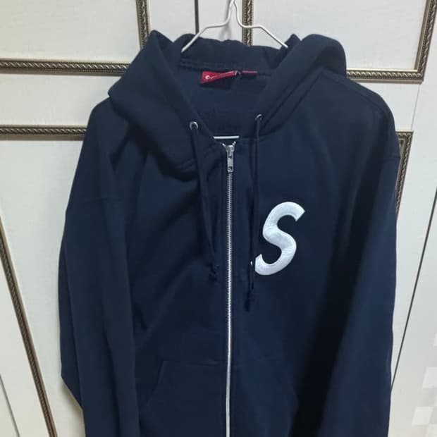슈프림s로고 네이비 후드집업m