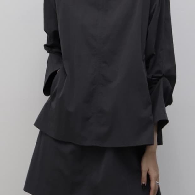 트리밍버드) Round Layered Blouse BK F