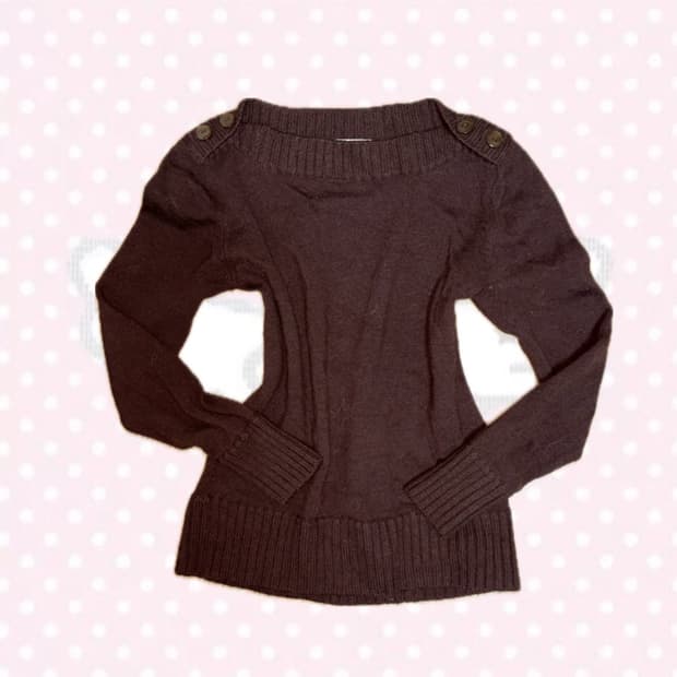 꾸덕초코맛 브라운 버튼 포인트 니트 상의
