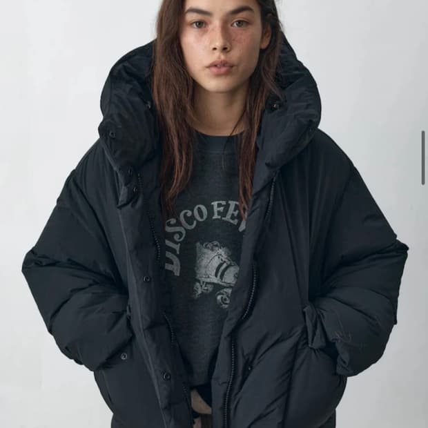 비이커 여성 후드 볼륨 구스다운 점퍼 블랙