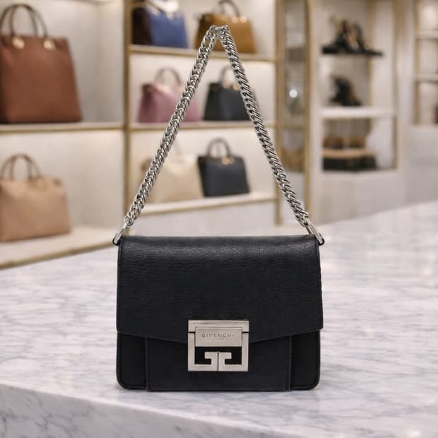 [S급] 지방시 GV3 미니 체인 숄더백 판매합니다!!!