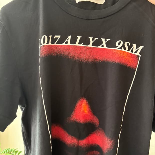 1017 ALYX 9SM 페이스 그래픽 티셔츠