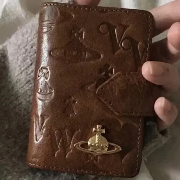 비비안웨스트우드 빈티지 지갑 구해요