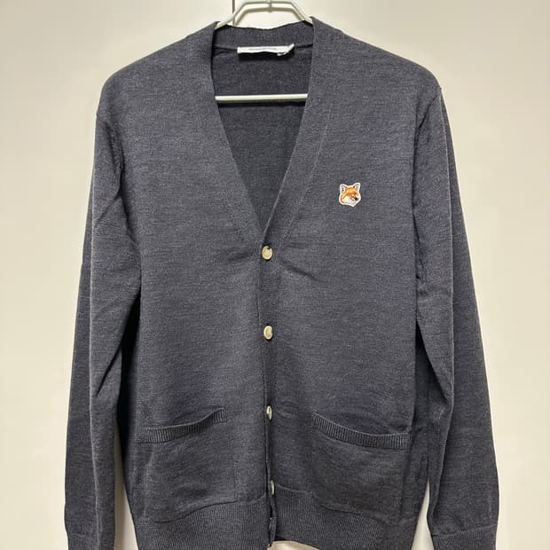 메종키츠네 가디건(폭스패치 그레이)