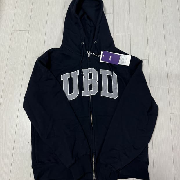 플리마켓🔥 어반디타입 아플리케 후드 집업 네이비