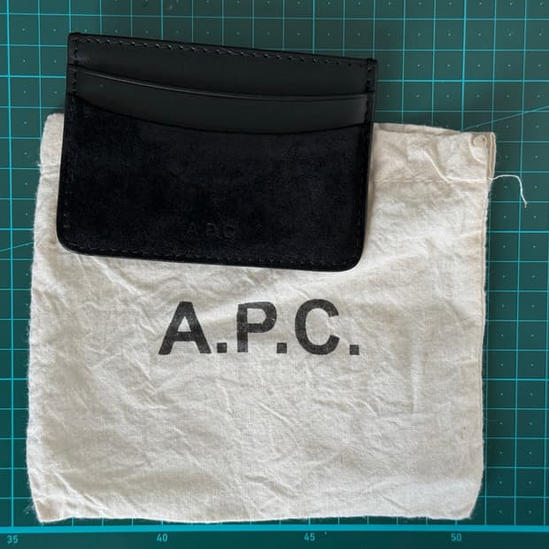 A.P.C. 아페쎄 블랙 카드지갑 (스웨이드)