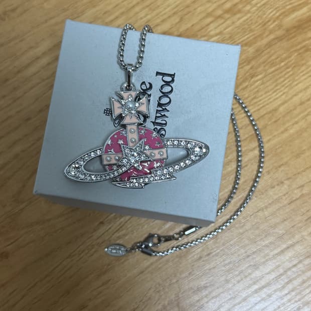 비비안웨스트우드 핑크 빅 목걸이 