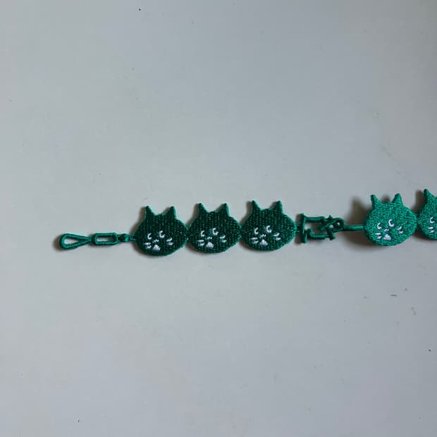 네넷냐팔찌