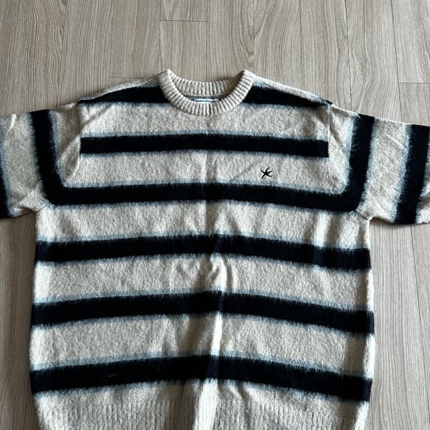 더콜디스트모먼트 니트