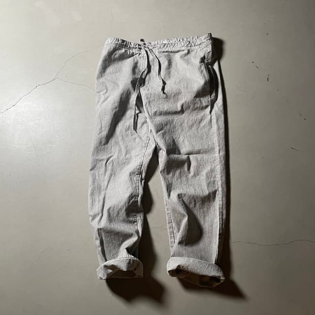 H•d **다이닝 크럼플 라이트 팬츠**
