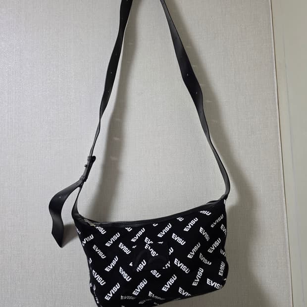 단종된 업사이클링 브랜드 켈리즈 커스텀 쿠션백  EVISU 에비수 크로스