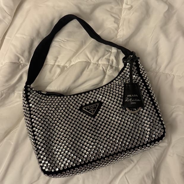 프라다 크리스탈 미니백 