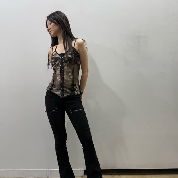 오즈온 고딕 무드 매쉬 부츠컷 팬츠