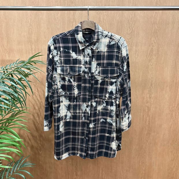 올세인츠 롱 셔츠 자켓 체크 패턴 블리치 워싱 플랩 포켓 디테일 블랙