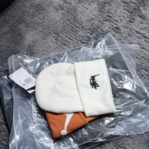 스투시 나이키 화이트 비니