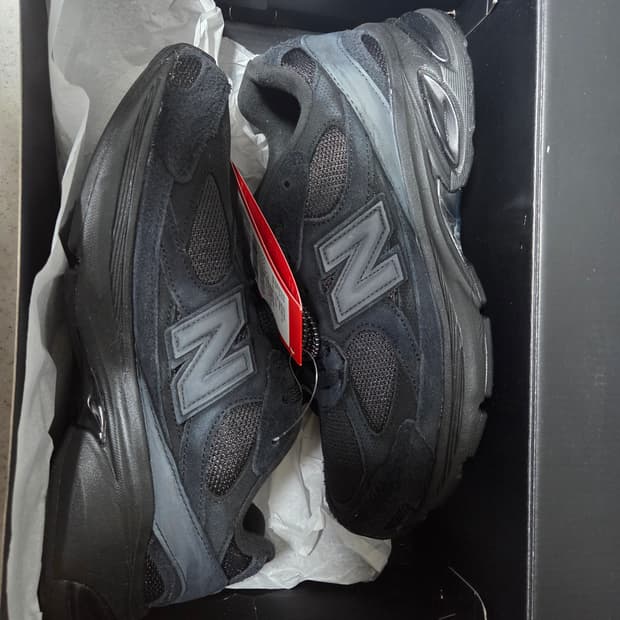 뉴발란스 X 카키스 2010 앱졸브 블랙 팬텀 280