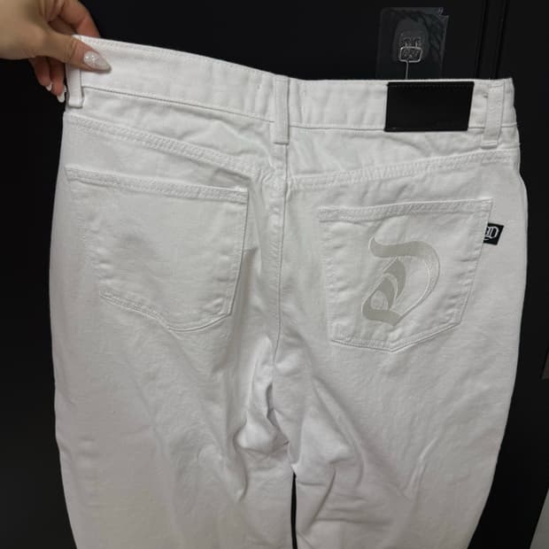 오도어 Noir white pants