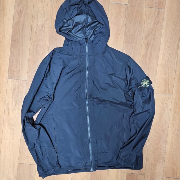 스톤아일랜드 바람막이