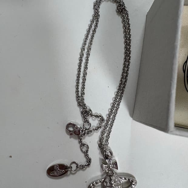 비비안웨스트 목걸이