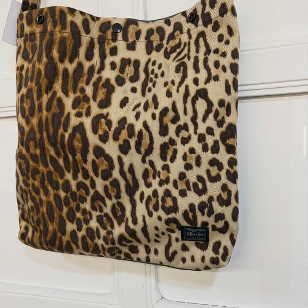 요시다포터 레오파드 숄더백