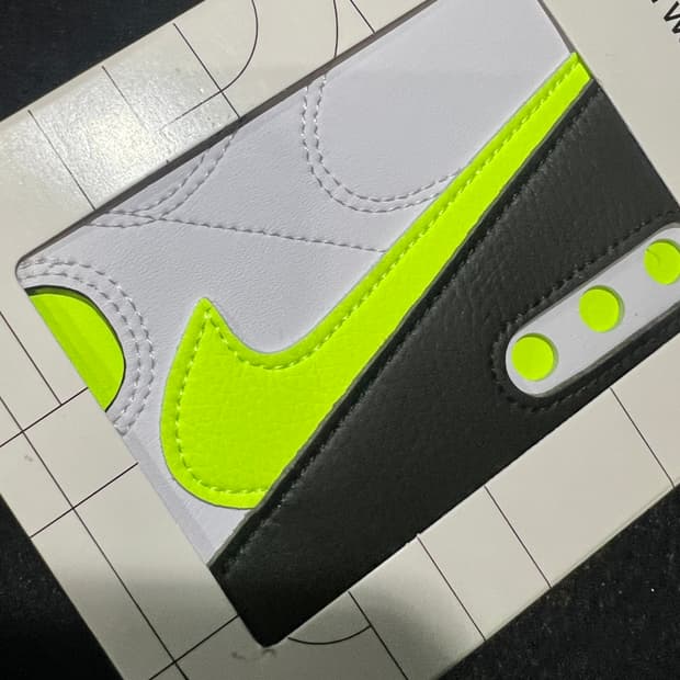 (새상품)나이키 에어맥스 90 카드 지갑 슬롯 볼트