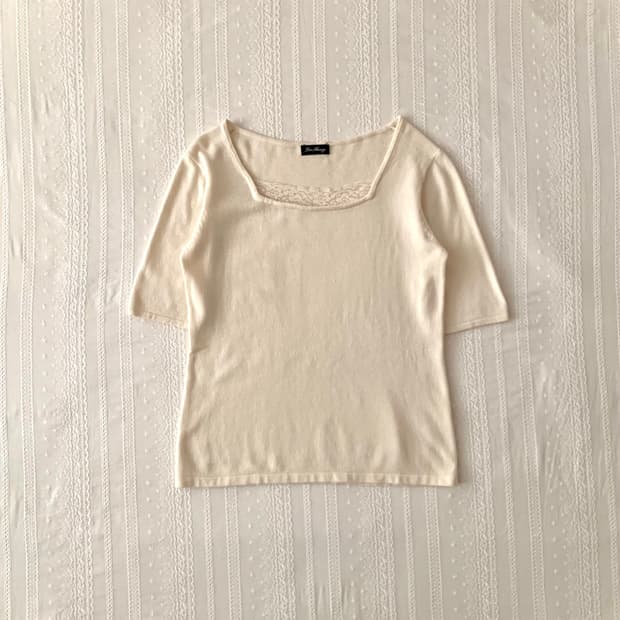 아이보리 스퀘어넥 레이스 반팔 니트