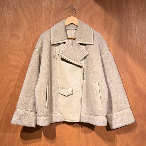 스튜디오 톰보이 양털 무스탕 자켓